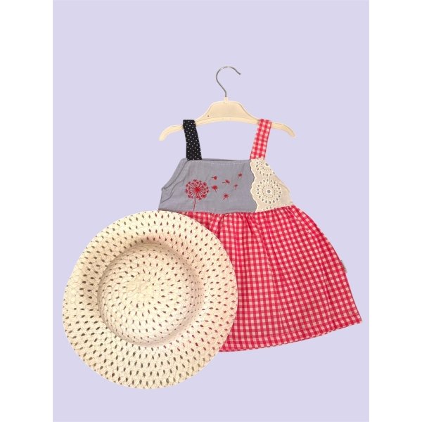 Summer dress with white hat